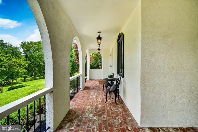 2450 WHITE HORSE RD, Berwyn, PA 19312