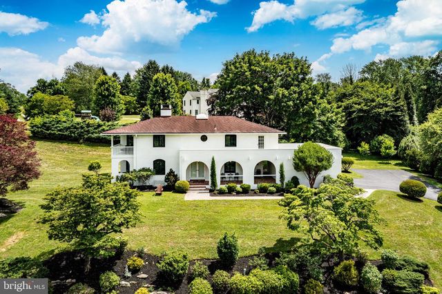 2450 WHITE HORSE RD, Berwyn, PA 19312