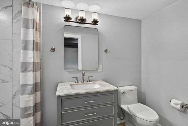 2450 WHITE HORSE RD, Berwyn, PA 19312