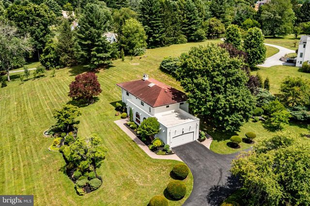 2450 WHITE HORSE RD, Berwyn, PA 19312