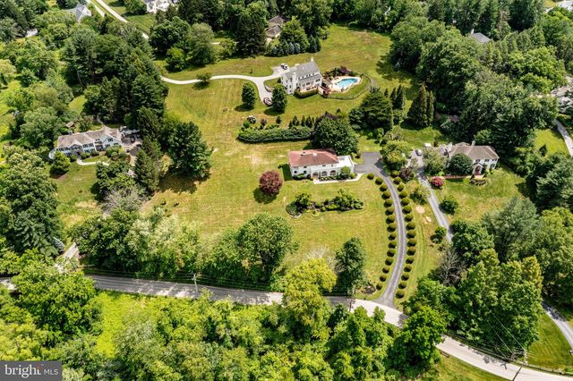 2450 WHITE HORSE RD, Berwyn, PA 19312