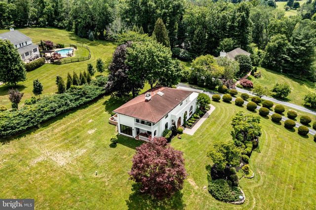 2450 WHITE HORSE RD, Berwyn, PA 19312