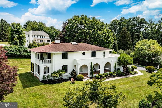 2450 WHITE HORSE RD, Berwyn, PA 19312
