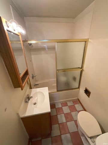 424 N Lincoln Street, Bloomington, IN 47408