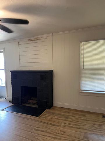 2239 N Kansas Avenue, Springfield, MO 65803