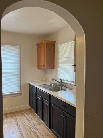 2239 N Kansas Avenue, Springfield, MO 65803
