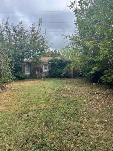 2239 N Kansas Avenue, Springfield, MO 65803