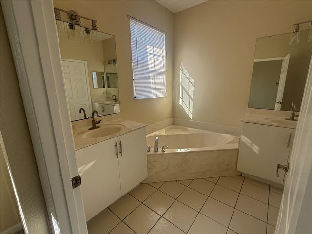 1780 SW Via Rossa, Port St Lucie, FL 34953