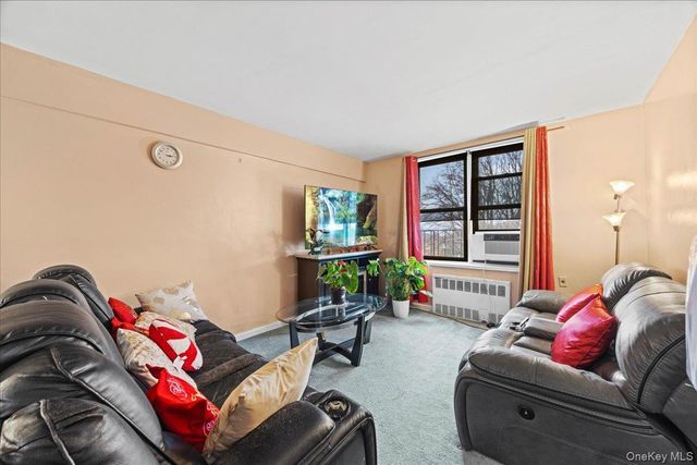309 Broadway 4F, Yonkers, NY 10701