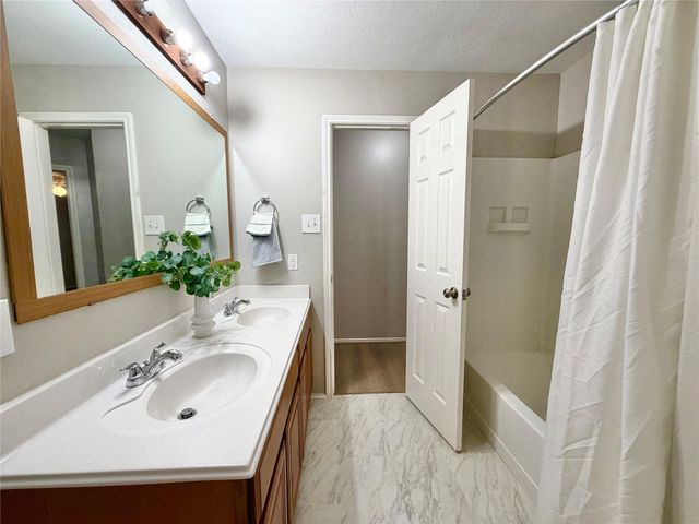 1126 Desert Willow Lane, Rosenberg, TX 77471