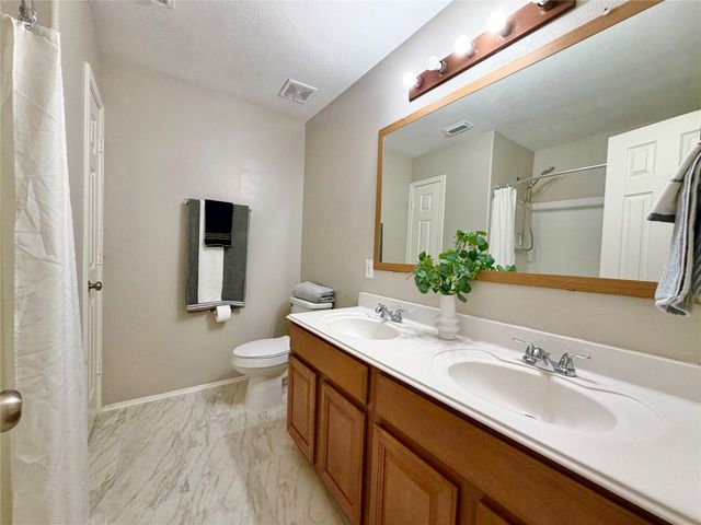 1126 Desert Willow Lane, Rosenberg, TX 77471