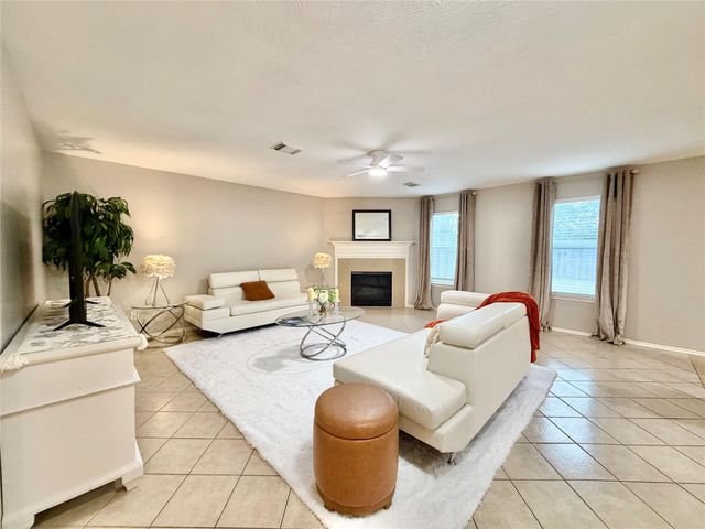 1126 Desert Willow Lane, Rosenberg, TX 77471