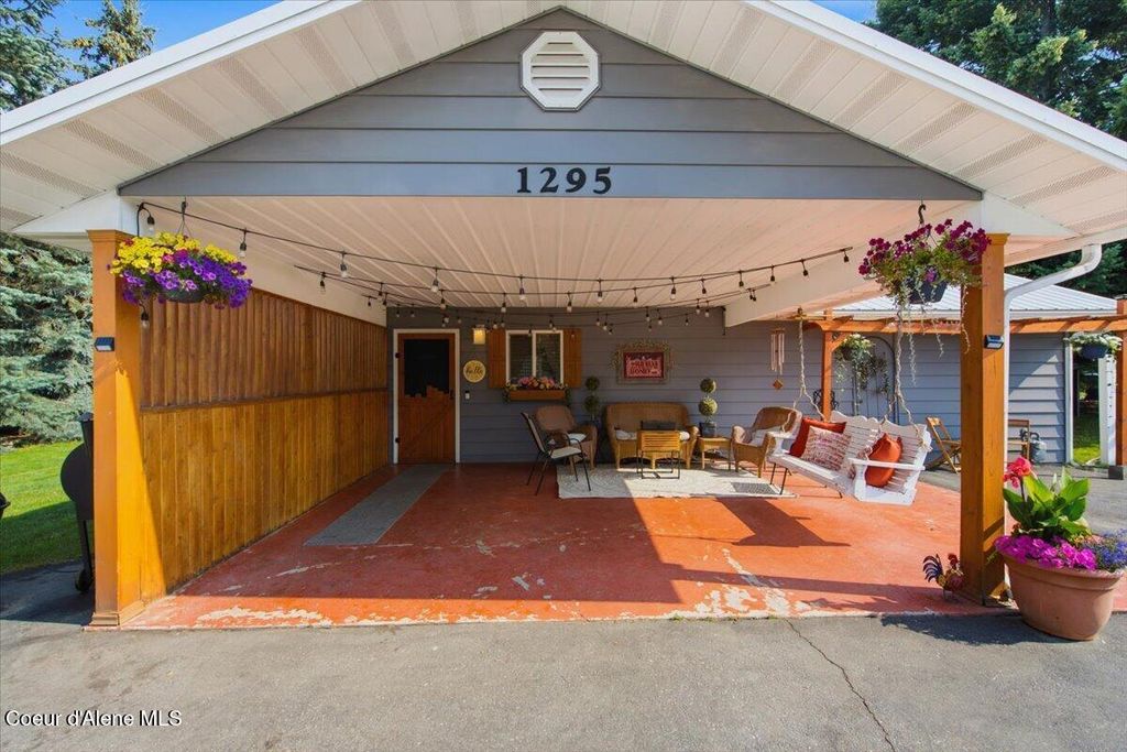 1295 E Timber LN, Coeur d'Alene, ID 83815 photo 4
