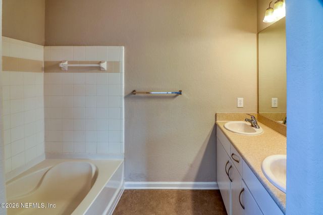 8290 GATE Parkway W 1115, Jacksonville, FL 32216