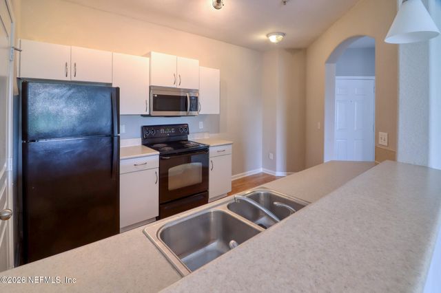 8290 GATE Parkway W 1115, Jacksonville, FL 32216