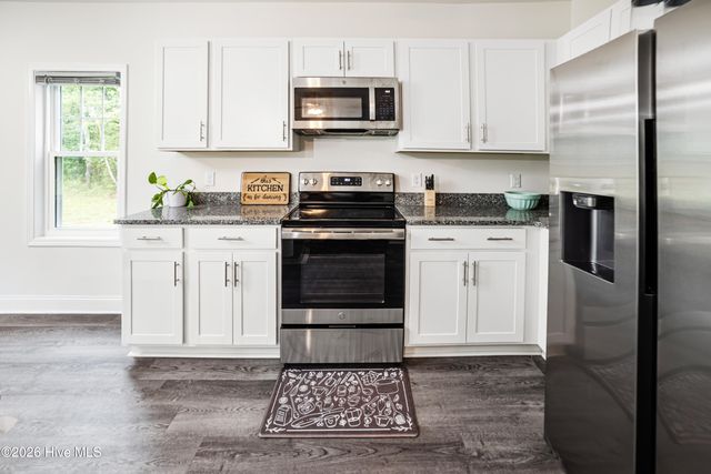755 Boundaryline Drive NW, Calabash, NC 28467