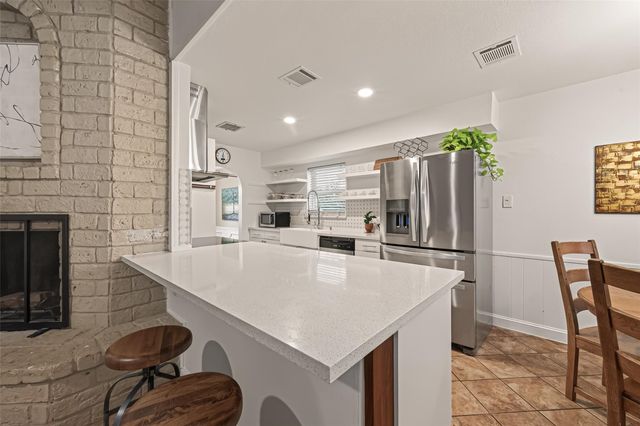 9618 Springmont Drive, Houston, TX 77080