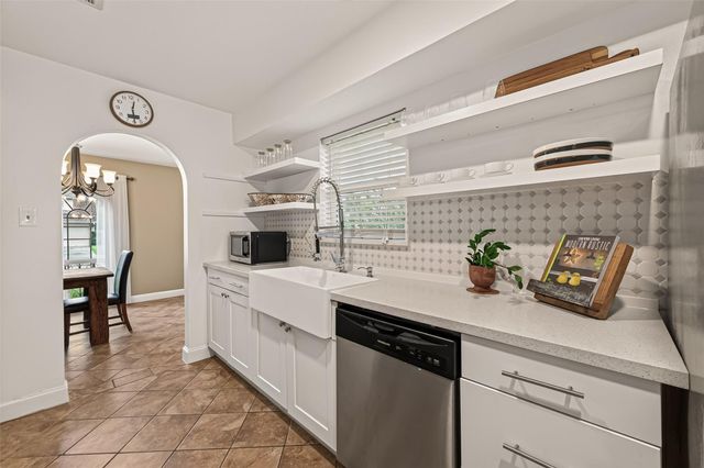 9618 Springmont Drive, Houston, TX 77080