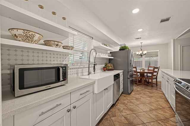 9618 Springmont Drive, Houston, TX 77080