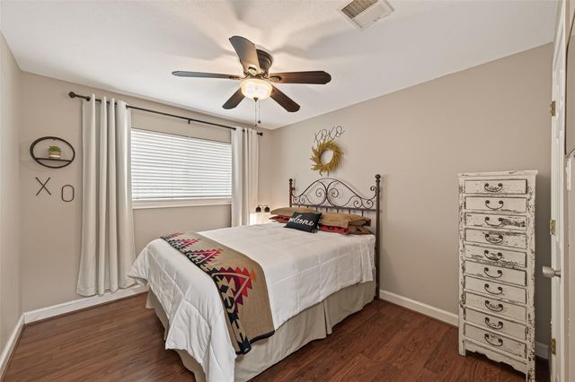 9618 Springmont Drive, Houston, TX 77080