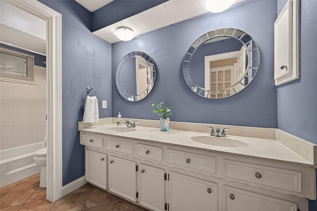 9618 Springmont Drive, Houston, TX 77080
