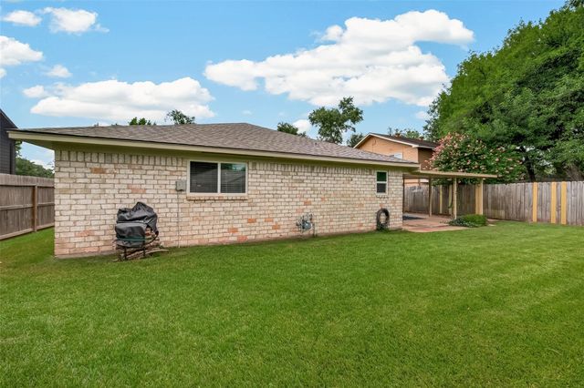 9618 Springmont Drive, Houston, TX 77080