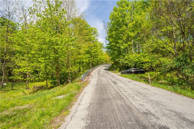 152 Chapel Hill Rd, Claysville, PA 15323