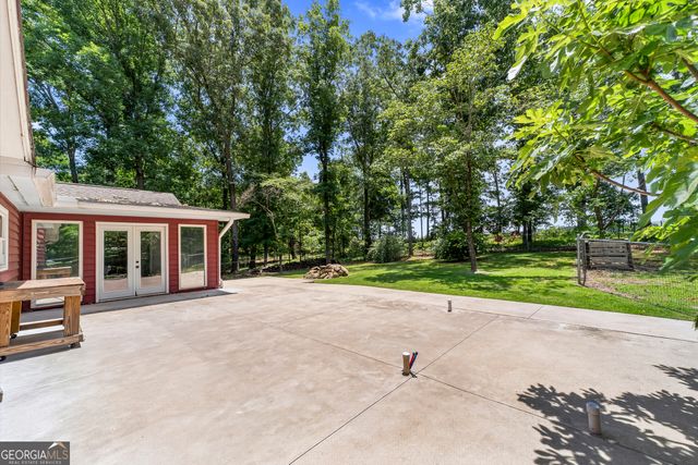 364 Ridgewood Drive, Hartwell, GA 30643
