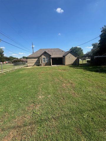 411 N 6th Street, Weatherford, OK 73096