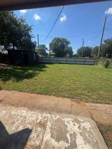 411 N 6th Street, Weatherford, OK 73096