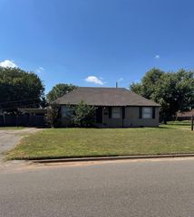 411 N 6th Street, Weatherford, OK 73096