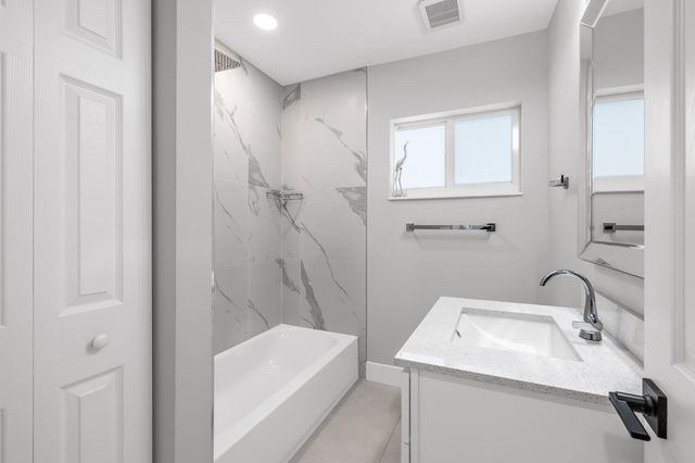 3374 NE 19th Avenue, Oakland Park, FL 33306