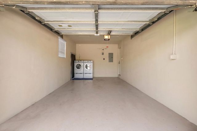 3374 NE 19th Avenue, Oakland Park, FL 33306