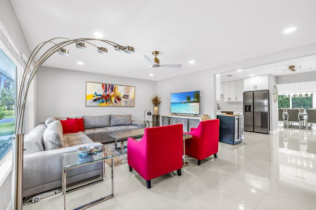 3374 NE 19th Avenue, Oakland Park, FL 33306