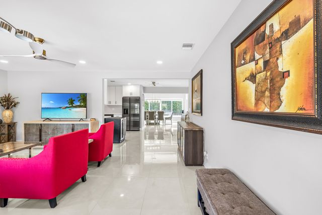 3374 NE 19th Avenue, Oakland Park, FL 33306