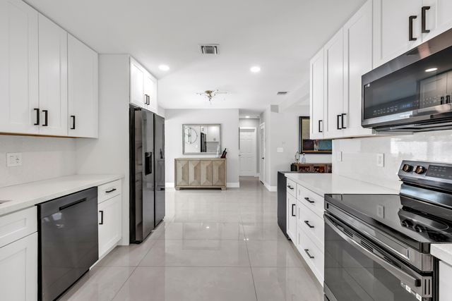 3374 NE 19th Avenue, Oakland Park, FL 33306