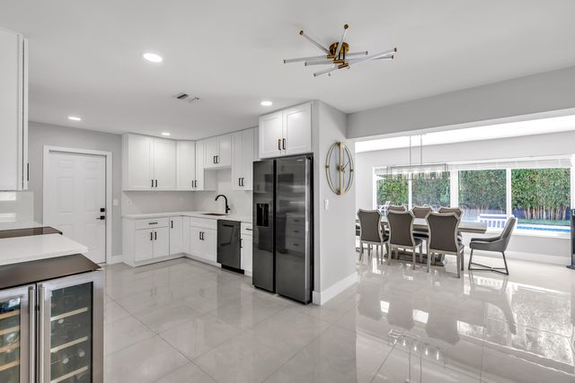 3374 NE 19th Avenue, Oakland Park, FL 33306