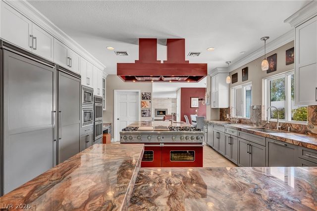 8113 Sapphire Bay Circle, Las Vegas, NV 89128