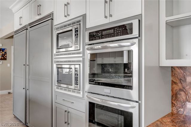 8113 Sapphire Bay Circle, Las Vegas, NV 89128