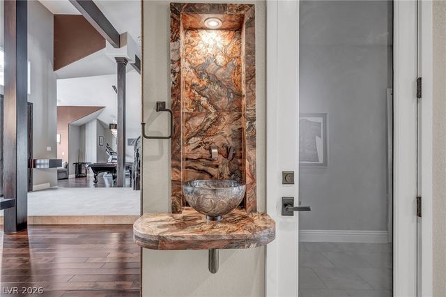 8113 Sapphire Bay Circle, Las Vegas, NV 89128