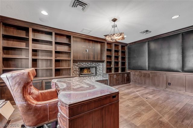 8113 Sapphire Bay Circle, Las Vegas, NV 89128