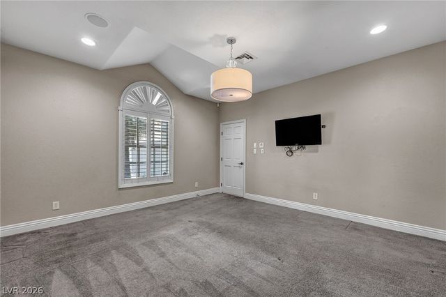 8113 Sapphire Bay Circle, Las Vegas, NV 89128