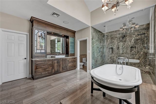 8113 Sapphire Bay Circle, Las Vegas, NV 89128