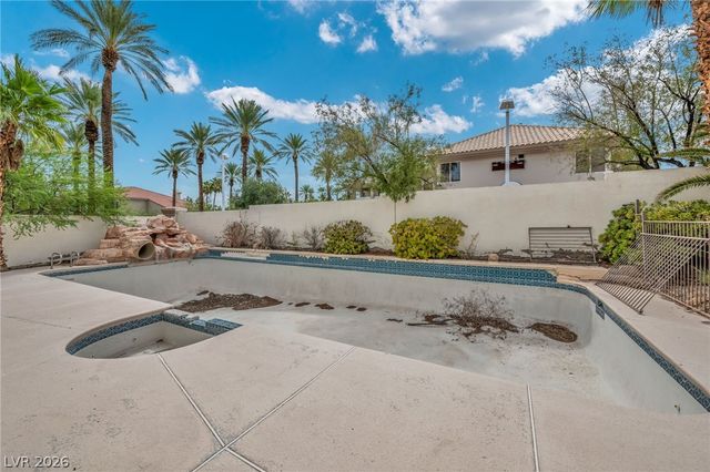 8113 Sapphire Bay Circle, Las Vegas, NV 89128