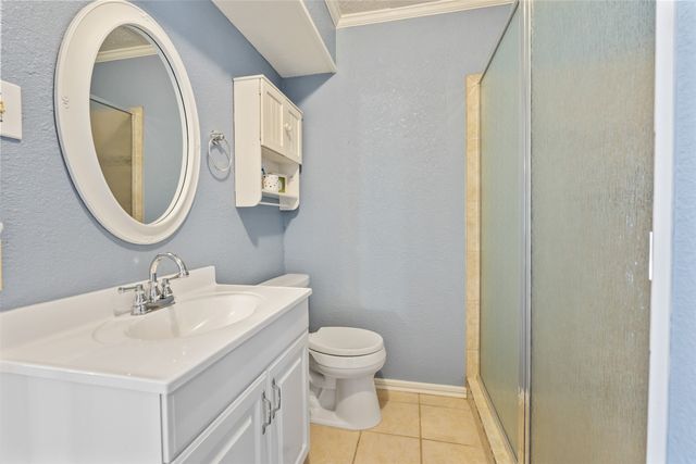 107 Briarwood Drive, Mabank, TX 75156