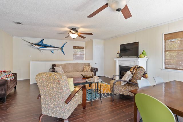107 Briarwood Drive, Mabank, TX 75156