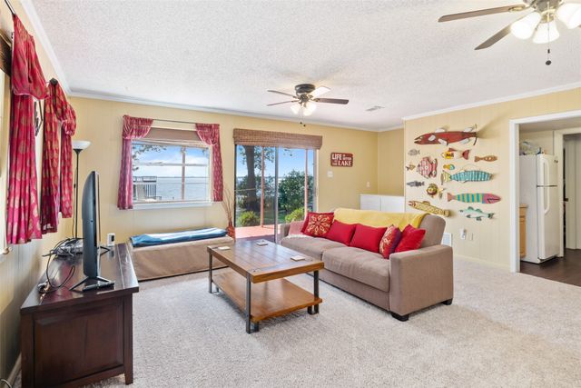 107 Briarwood Drive, Mabank, TX 75156