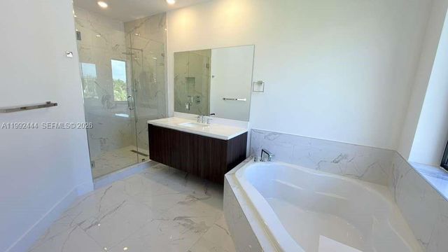 19708 NE 14th Ave, Miami, FL 33179