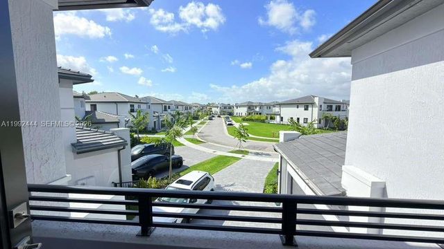 19708 NE 14th Ave, Miami, FL 33179