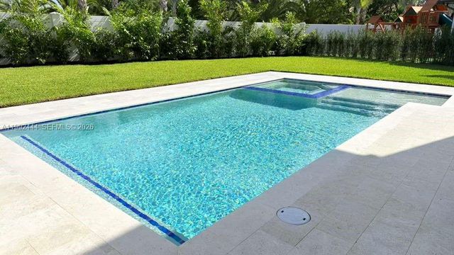 19708 NE 14th Ave, Miami, FL 33179